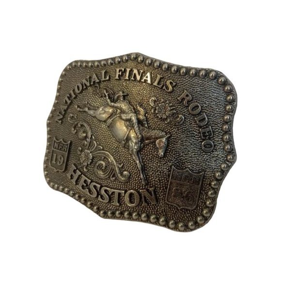 Hesston NFR Belt Buckle Metal Anniversary Series 1986 Signed By Fred Fellows - Picture 4 of 5